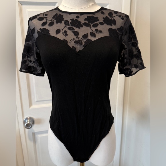 Express Tops - Made in Italy Black Sheer Floral Bodysuit – Size M
